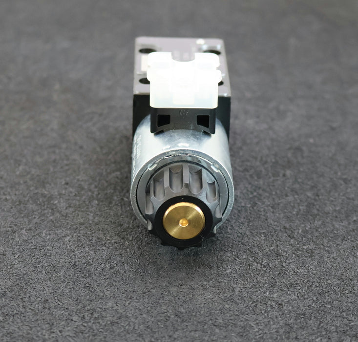 Bild des Artikels PARKER-Wegeventil-D1VW004ENJW91-24V-1,29A-Tmax.-210bar-P.A.B-max.-350bar