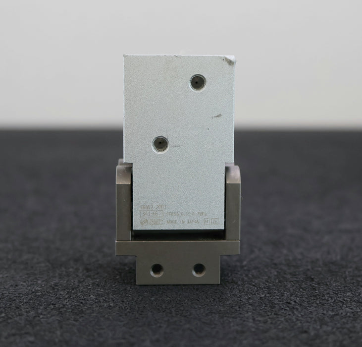 Bild des Artikels SMC-Winkelgreifer-MHW2-20D1-0,16-0,7MPa-gebraucht