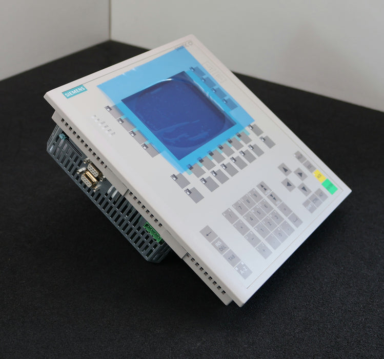 Bild des Artikels SIEMENS-SIMATIC-C7-635-Key-6ES7635-2EC02-0AE3-E-Stand:-002-Input-24VDC-4A