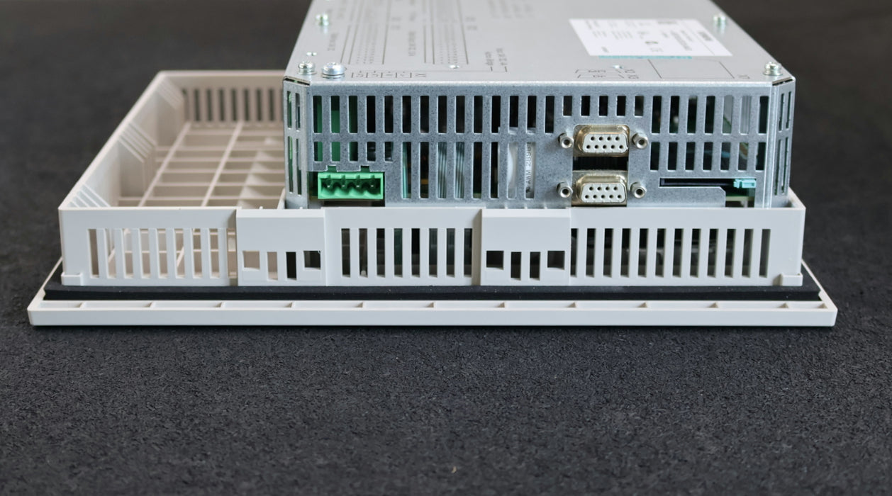 Bild des Artikels SIEMENS-SIMATIC-C7-635-Key-6ES7635-2EC02-0AE3-E-Stand:-002-Input-24VDC-4A