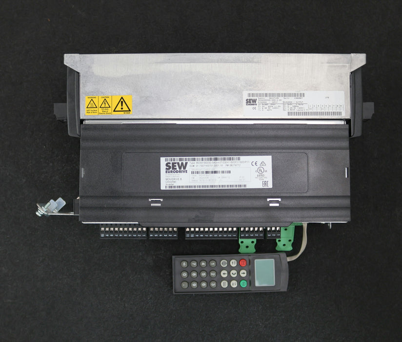 Bild des Artikels SEW-MOVIDRIVE-Umrichter-MDX61B0030-5A3-4-0T-mit-DFI-11B-und-DIP11B+Bediengerät
