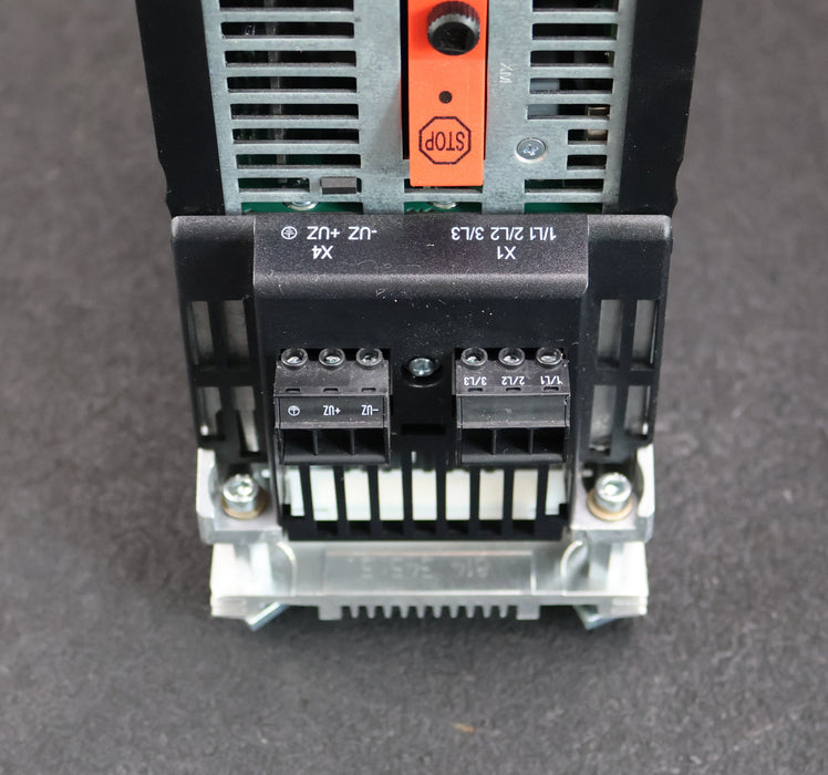 Bild des Artikels SEW-MOVIDRIVE-Umrichter-MDX61B0030-5A3-4-0T/DEH11B/DFE32B-mit-Bremswiederstand