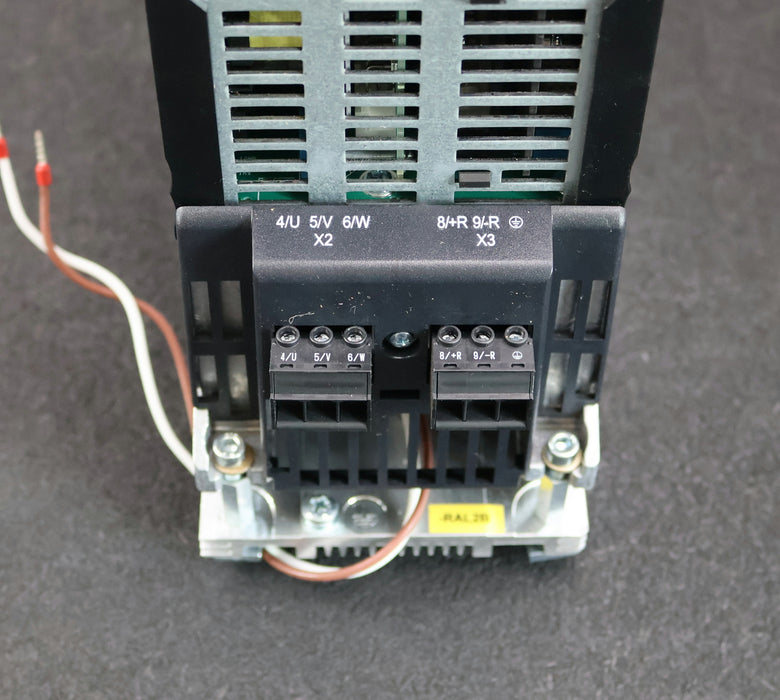 Bild des Artikels SEW-MOVIDRIVE-Umrichter-MDX61B0030-5A3-4-0T/DEH11B/DFE32B-mit-Bremswiederstand