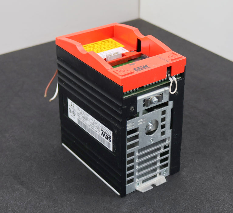 Bild des Artikels SEW-Antriebsumrichter-MOVITRAC-31C007-503-4-00-Input:-3x380…500VAC-ohne-Deckel