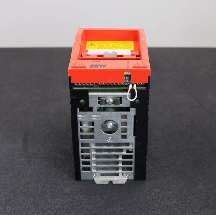 Bild des Artikels SEW-Antriebsumrichter-MOVITRAC-31C007-503-4-00-Input:-3x380…500VAC-ohne-Deckel