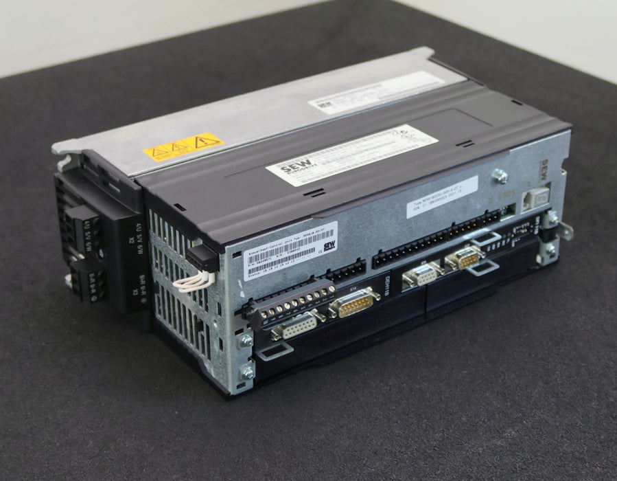 Bild des Artikels SEW-MOVIDRIVE-Umrichter-MDX61B0030-5A3-4-0T-mit-DFI-11B-Input:-3x380…500VAC
