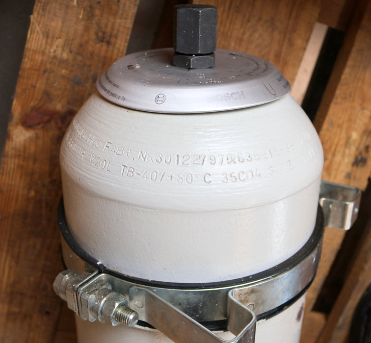 Bild des Artikels BOSCH-Blasenspeicher-Mat.Nr.-0531015700-Volumen-20l-max-330bar-mit-BOSCH-Ventil