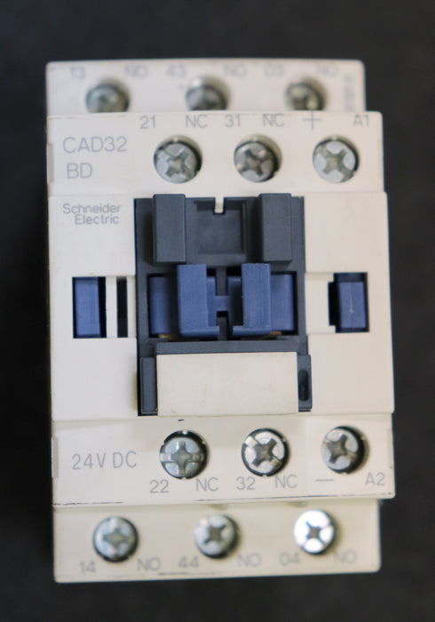 SCHNEIDER Leistungsschütz CAD32 BD LAD4TBDL 5-24V gebraucht