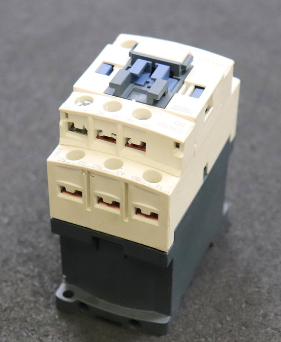 SCHNEIDER Leistungsschütz CAD32 BD LAD4TBDL 5-24V gebraucht