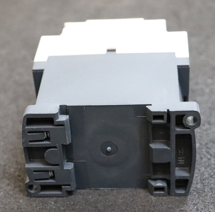 SCHNEIDER Leistungsschütz CAD32 BD LAD4TBDL 5-24V gebraucht