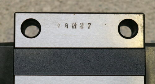 THK Rollenschienenführung 2700mm HSR30A2SS+2700L S.No.Y8H31 mit 2 Führungswagen