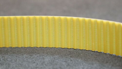 MEGADYNE Zahnriemen Timing belt T 5 verschweißt Länge 700mm Breite 25mm