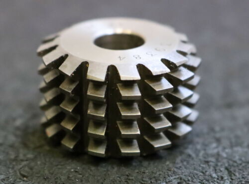 MIKRON Wälzfräser No. 39384 - Ø32x20xØ10mm 1gg. Rechts 15 Spanuten