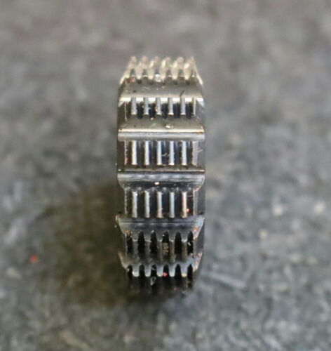 MIKRON Wälzfräser No. 31938 - Ø23x8xØ8mm 1gg. Rechts 15 Spanuten