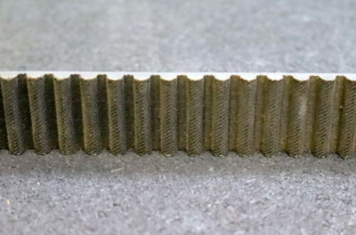 GATES POWERGRIP Zahnriemen Timing belt 8M Länge 1696mm Breite 26mm - unbenutzt