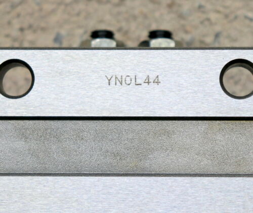 THK Rollenschienenführung 3095mm NSR25TBC4UUE+3095L No.YN0L44 + 4 Führungswagen