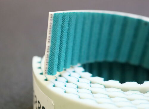 Zahnriemen AT 10 PAZ offen Stahl Länge ca. 1800mm Breite 32mm - unbenutzt