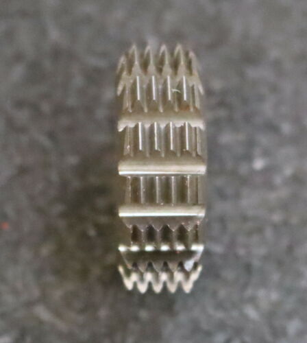 MIKRON Wälzfräser No. 69538 - Ø24x8xØ8mm 1gg. Rechts 15 Spanuten