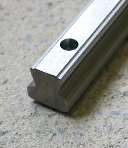 THK Rollenschienenführung 3095mm NSR25TBC4UUE+3095L No.YN0L44 + 4 Führungswagen