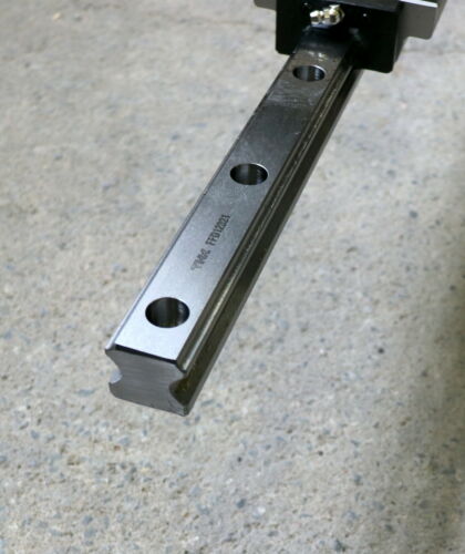 THK Rollenschienenführung 3100mm HSR30A2SS+3100L No. FFD123212 + 2 Führungswagen