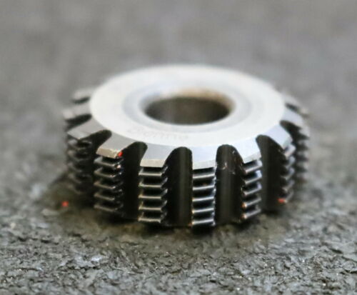 MIKRON Wälzfräser No. 31938 - Ø24x8xØ8mm 1gg. Rechts 15 Spanuten