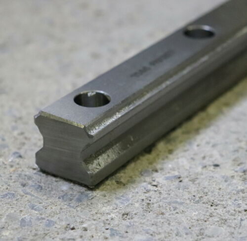 THK Rollenschienenführung 3100mm HSR30A2SS+3100L No. FFD129772 + 2 Führungswagen