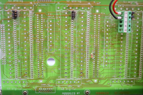 ARTIS 3HE Rack BG-A1/2 19" mit ARTIS Netzfilter NF-1DD 24VDC 5A ohne Karten