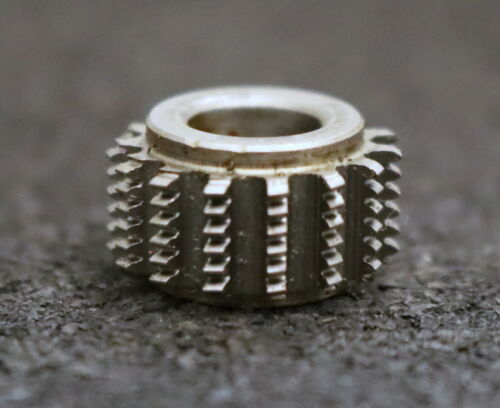 MIKRON Vollstahl-Wälzfräser No. 81697 m= 0,369 ho= 0,92 Abmessungen Ø18x10x8mm