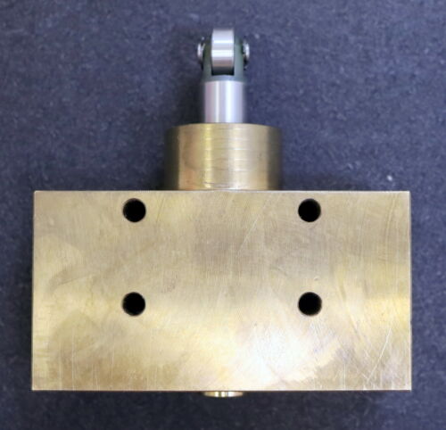 PARKER Hydraulik-Wegeventil mit Rollenstößel Typ 9D 600-5270 Best.Nr. 750128998