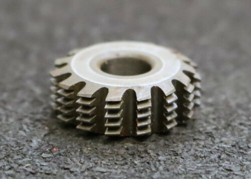 MIKRON Wälzfräser No. 30687 - Ø24x8xØ8mm 1gg. Rechts 15 Spanuten