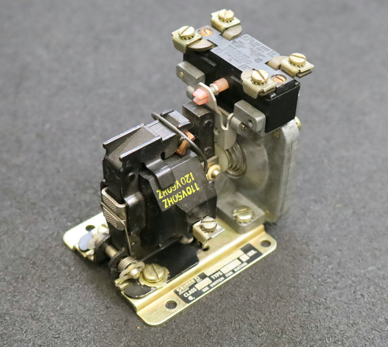 SQUARE D COMPANY Zeit-Relais Type A0-1E C 1616 CD Class 9050 110V 50Hz 120V 60Hz