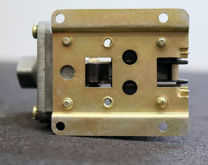 SQUARE D COMPANY Zeit-Relais Type A0-1E C 1616 CD Class 9050 110V 50Hz 120V 60Hz