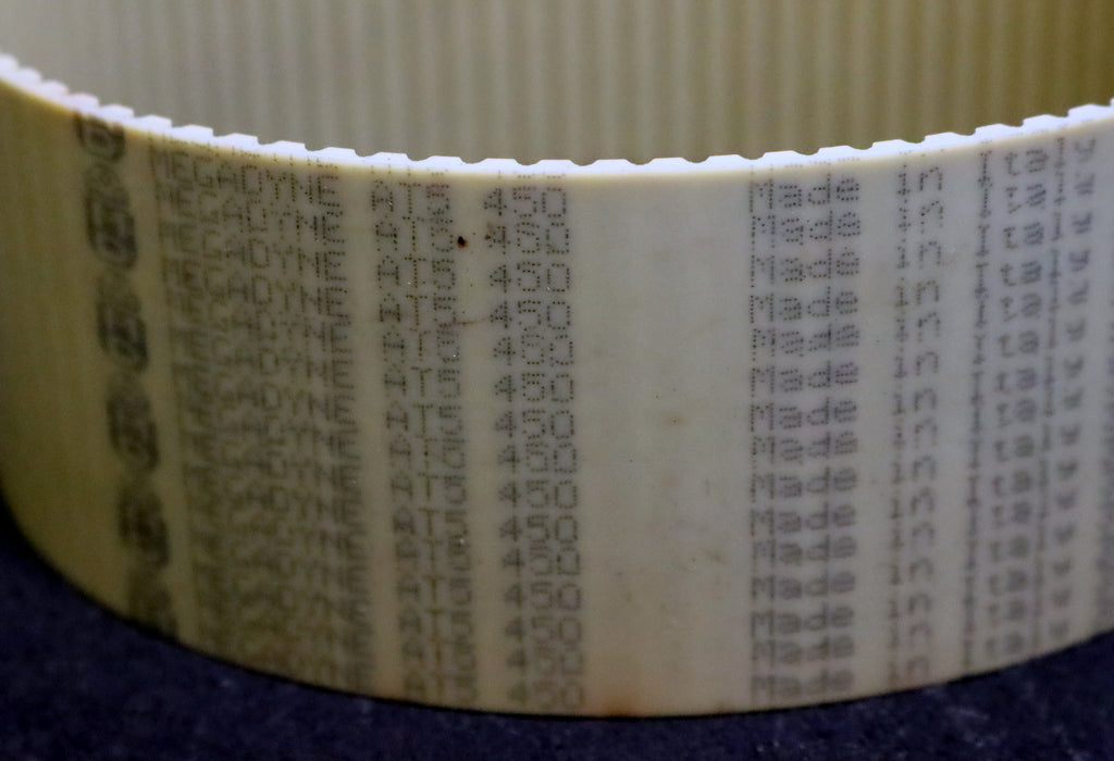 MEGADYNE Zahnriemen Timing belt AT5 Länge 450mm Breite 55,5mm - unbenutzt