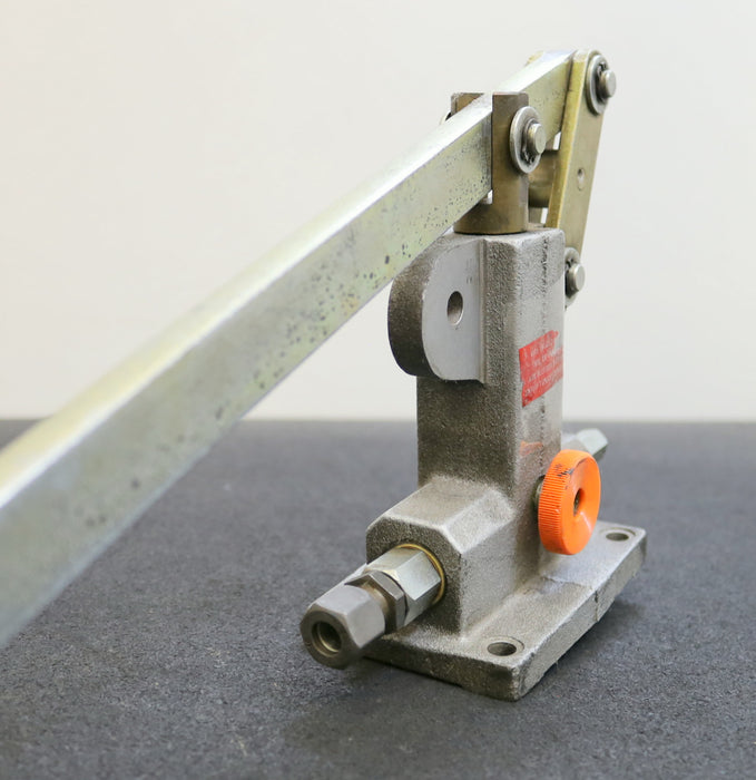 SCHMIDT AUFZUG Handpumpe Typ X 25/1 zu SCHMIDT AUFZUG Fabr.Nr. 13647 gebraucht