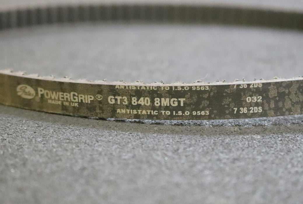 GATES POWERGRIP Zahnriemen Timing belt 8MGT Länge 840mm Breite 13,5mm unbenutzt
