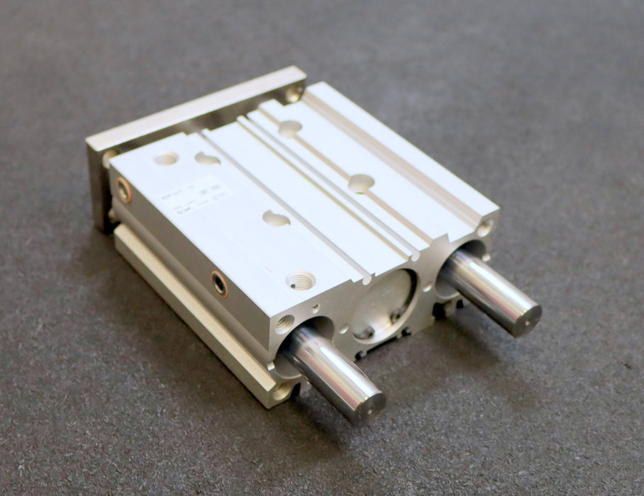 SMC Pneumatik-Führungszylinder Kompaktschlitten MGPL 32tf-fz unbenutzt