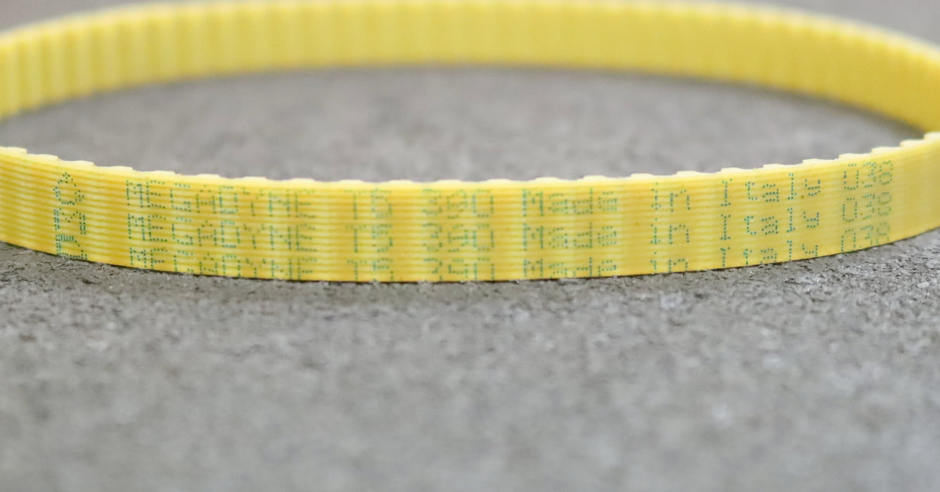 MEGADYNE 3x Zahnriemen 3xTiming belt T5 verschweißt L: 390mm B: 10mm unbenutzt