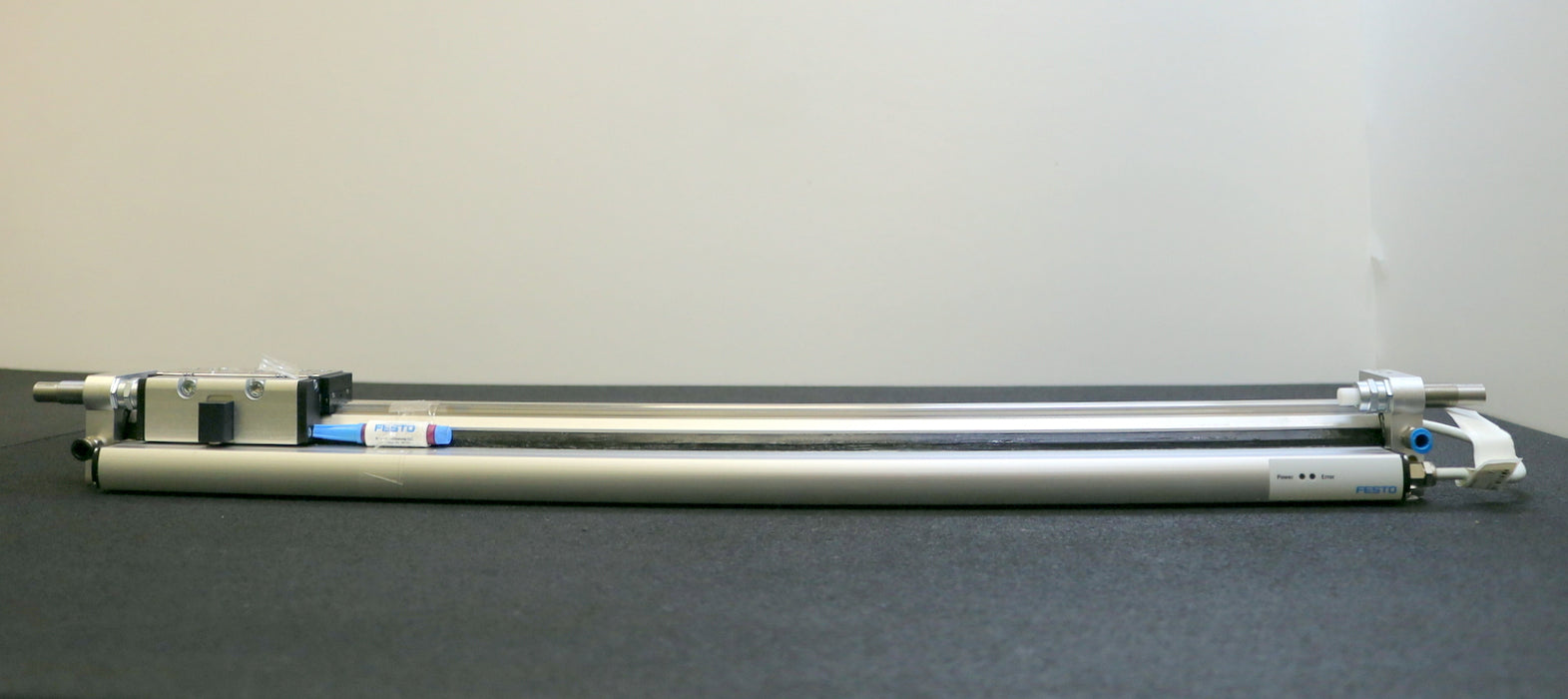 FESTO pneumatischer Linearantrieb pneumatic linear drive DGCI-18-500-KF-YSR