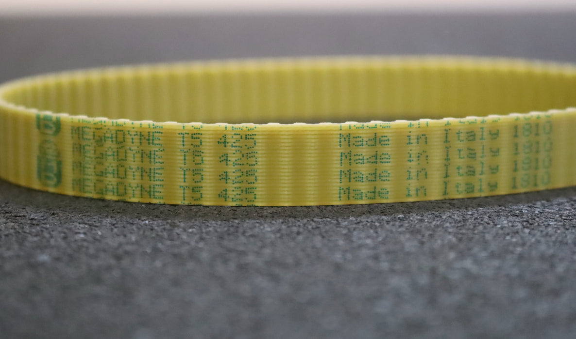 Bild des Artikels MEGADYNE-2x-Zahnriemen-2x-Timing-belt-T5-Breite-16mm-Länge-425mm-unbenutzt