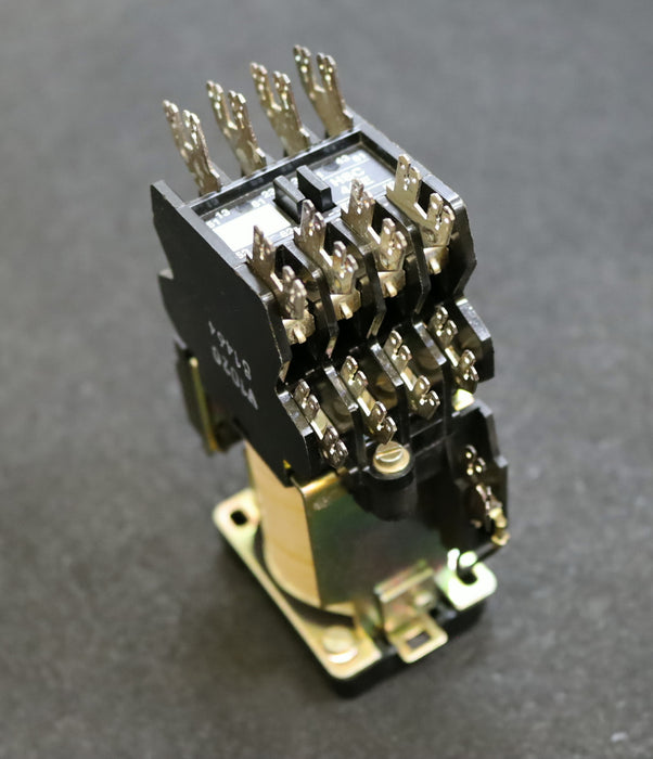 Bild des Artikels BBC-Hilfsschütz-HSC44-Spulenspannung-220VDC-GH-H-132-6446-V1020-unbenutzt