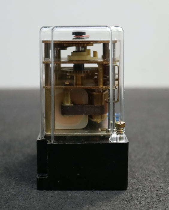 Bild des Artikels DOLD-Zeitrelais-ZR1-u-704-J-220VAC-50Hz-4A-t=0-5sec-unbenutzt-in-OVP