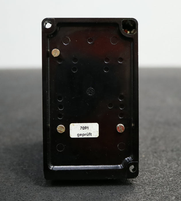 Bild des Artikels DOLD-Zeitrelais-ZR1-u-704-J-220VAC-50Hz-4A-t=0-5sec-unbenutzt-in-OVP