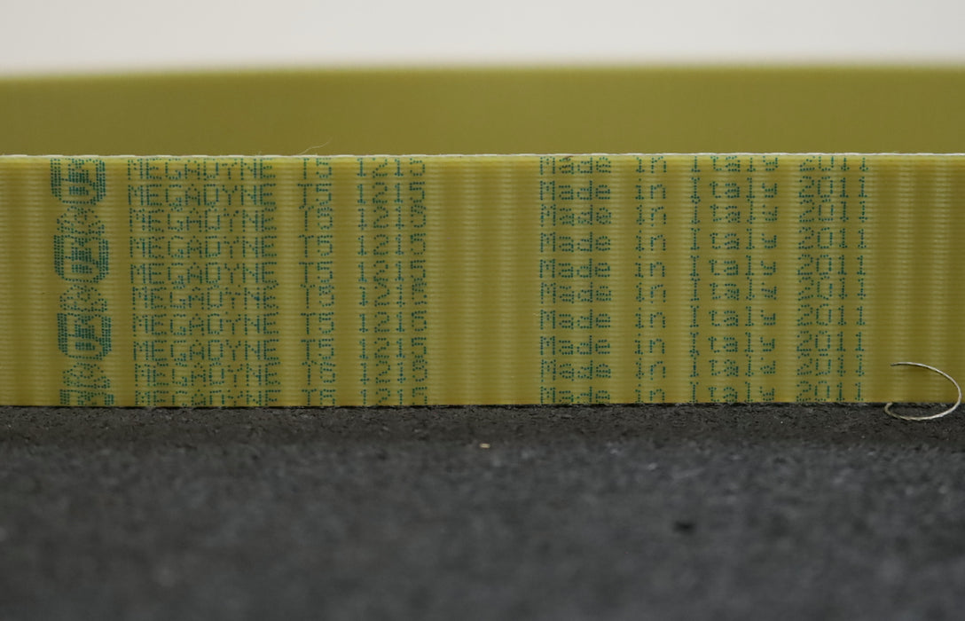 Bild des Artikels MEGADYNE-Zahnriemen-Timing-belt-T5-Breite-35mm-Länge-1215mm-unbenutzt