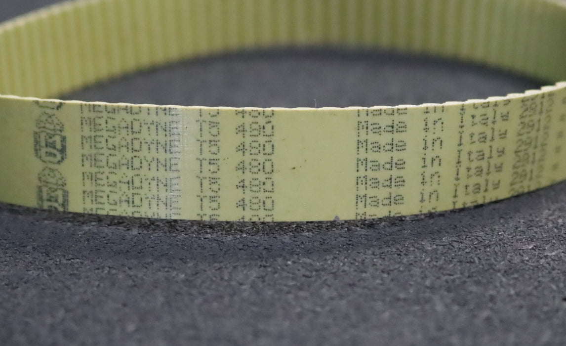 Bild des Artikels MEGADYNE-Zahnriemen-Timing-belt-T5-Breite-22mm-Länge-480mm-unbenutzt