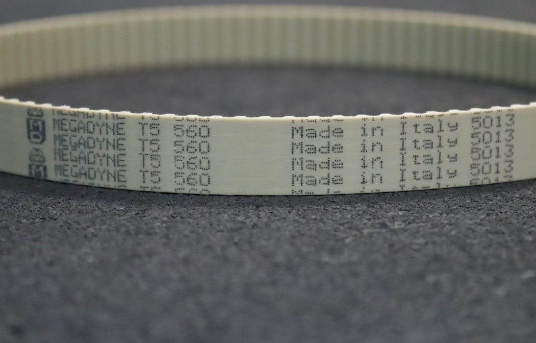 Bild des Artikels MEGADYNE-2x-Zahnriemen-2x-Timing-belt-T5-Breite-16mm-Länge-560mm-unbenutzt
