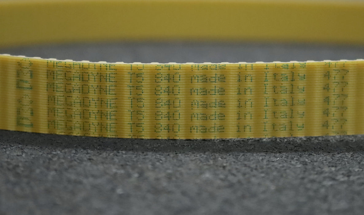 Bild des Artikels MEGADYNE-Zahnriemen-Timing-belt-T5-Breite-22mm-Länge-840mm-unbenutzt