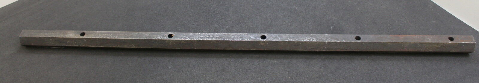 Sechskant aus Stahl 6kant x 1000mm Länge Schlüsselweite SW36 mit 5 Schraublöcher