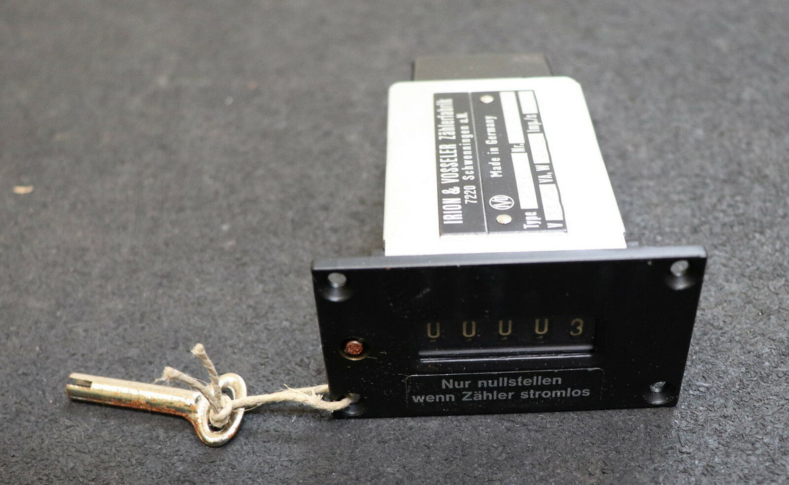 IRION & VOSSELER Zähler analog DDR F106.51 64011910 24V Einbaumaße: 65x38x80mm