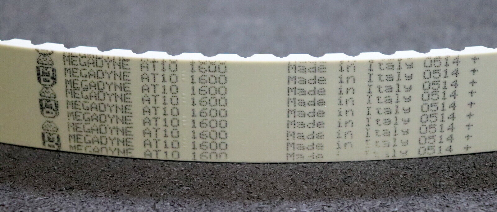 MEGADYNE Zahnriemen AT10 1600 Länge 1600mm Breite 32mm - unbenutzt