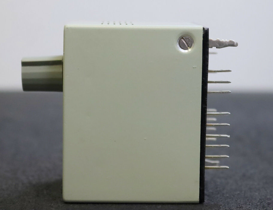 VEB WETRON WEIDA Relais Zeitrelais 30s elektronisch 4 TZ 25 24VDC 220VAC